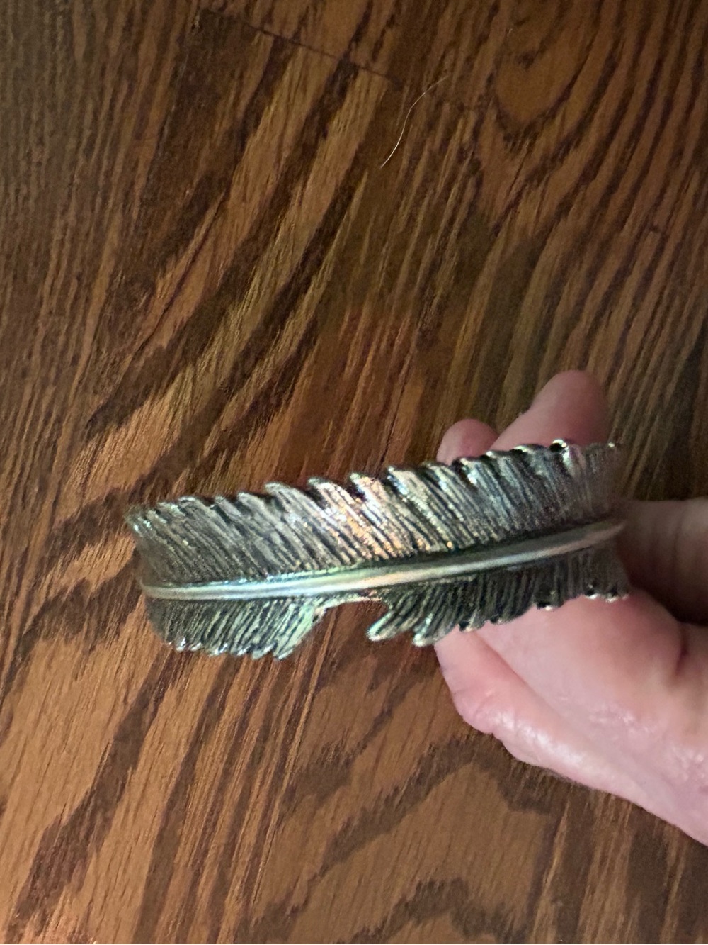 Lucky Brand Silver-Tone Feather Bangle Bracelet 9”